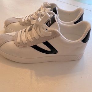 Tretorn Callie lace-up sneaker, Size 6